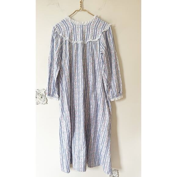 Lanz of Salzburg Blue Heart Flannel Nightgown Eyelet Lace Trim S - Picture 2 of 8